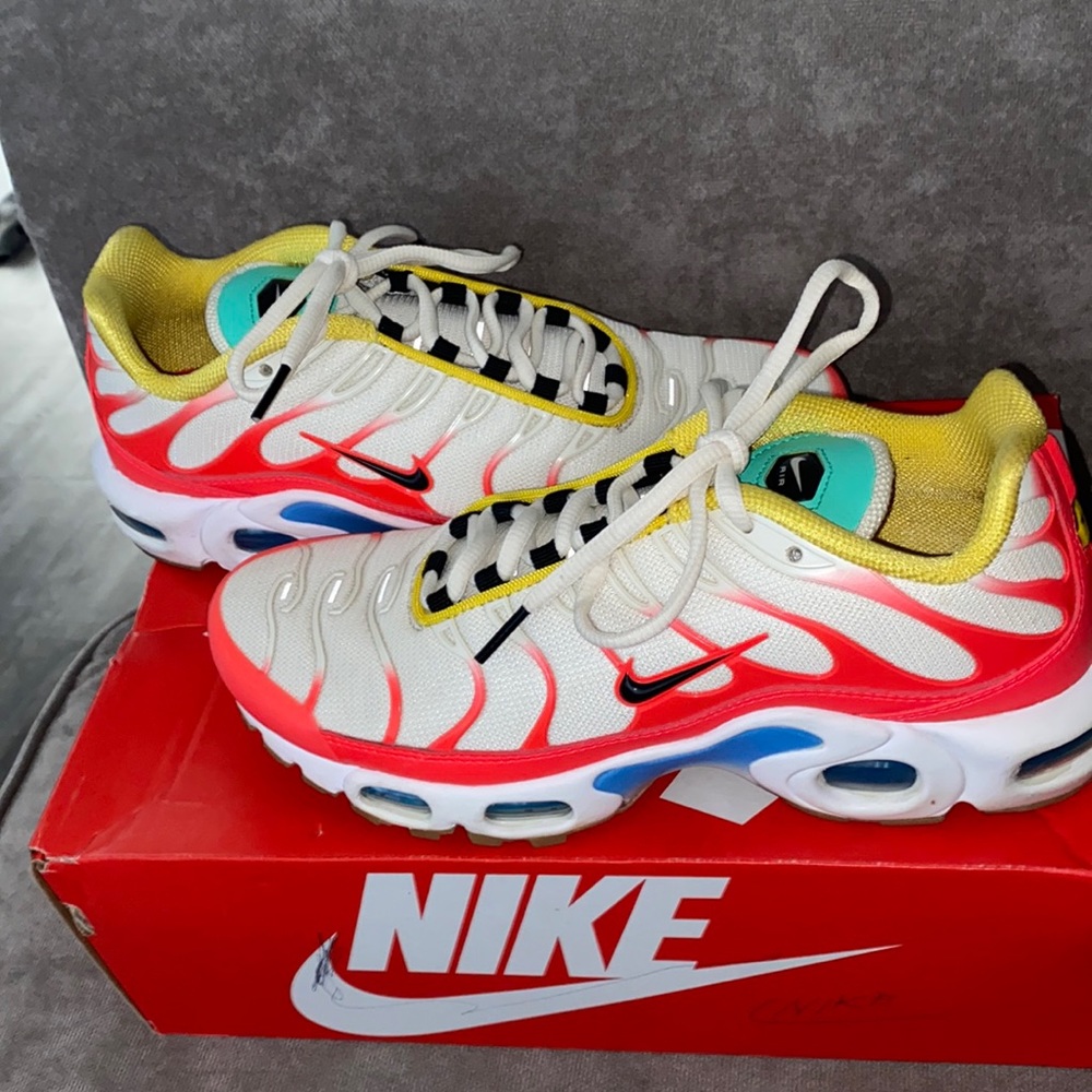 Womens airmax plus